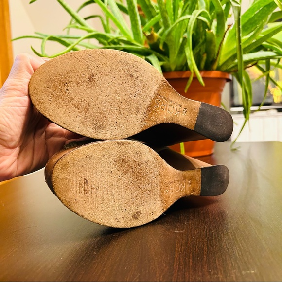 Michael Kors Olive Green Leather & Canvas Peep-Toe Wedges | Size 6 - Picture 7 of 9